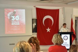 İzmir Demokrasi Üniversitesi’nde 30 Ağustos Zafer Bayramı Coşkusu