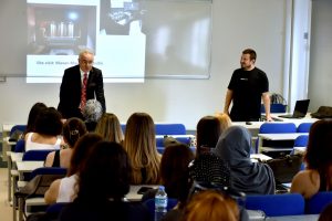 Rektör Karahasanoğlu’ndan İlk Ders Ziyareti