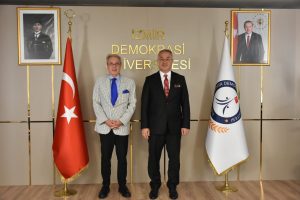 İzmir Kavram Meslek Yüksekokulu Müdürü Prof. Dr. Derman Küçükaltan, İzmir Demokrasi Üniversitesi Rektörü Prof. Dr. Selim Karahasanoğlu’na nezaket ziyaretinde bulundu.Prof. Dr. Küçükaltan, yeni görevine başlayan Prof. Dr. Karahasanoğlu’nu tebrik ederek, başarı diledi.