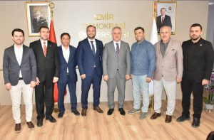 Cihannüma İzmir İl Başkanı İsmail Acar ve beraberindeki heyet, İzmir Demokrasi Üniversitesi Rektörü Prof. Dr. Selim Karahasanoğlu’nu makamında ziyaret etti.