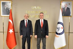 Bakırçay Üniversitesi Rektörü Prof. Dr. Mustafa Berktaş, Rektör Prof. Dr. Selim Karahasanoğlu’na hayırlı olsun ziyaretinde bulundu. Rektör Berktaş, yeni görevi vesilesiyle Rektör Karahasanoğlu’na başarı dileklerini iletti.